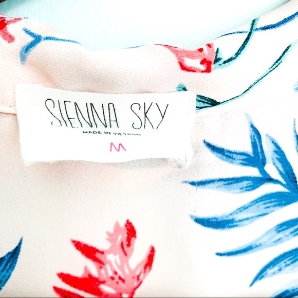 ❤️SOLD ❤️ Sienna Sky | Floral Top - Picture 5 of 5